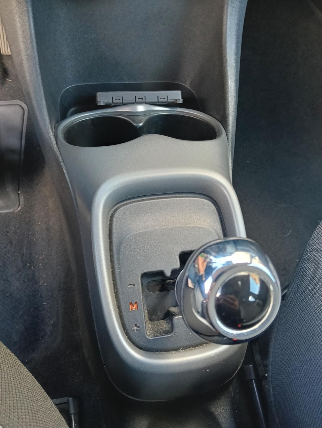 Toyota Aygo Connect 1.0 / 5 porte x-cool MMT