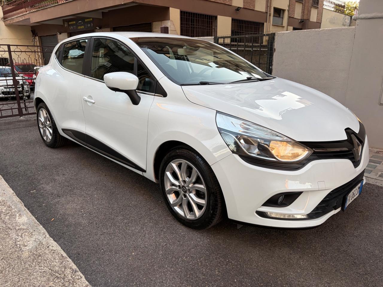 Renault Clio dCi 8V 90CV EDC Start&Stop 5 porte Energy Excite