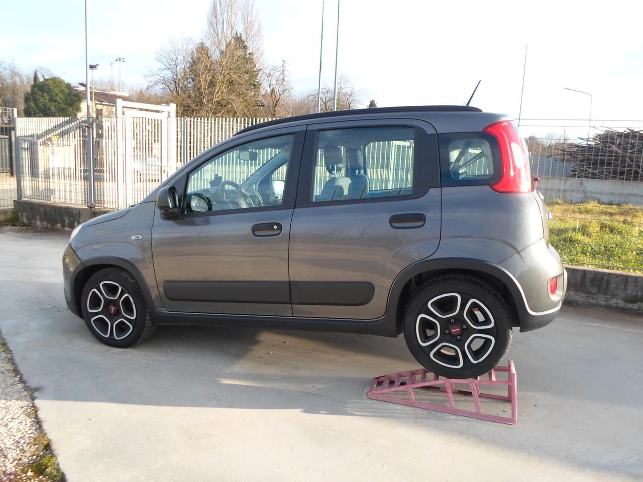Fiat Panda 1.0 FireFly S&S Hybrid Red