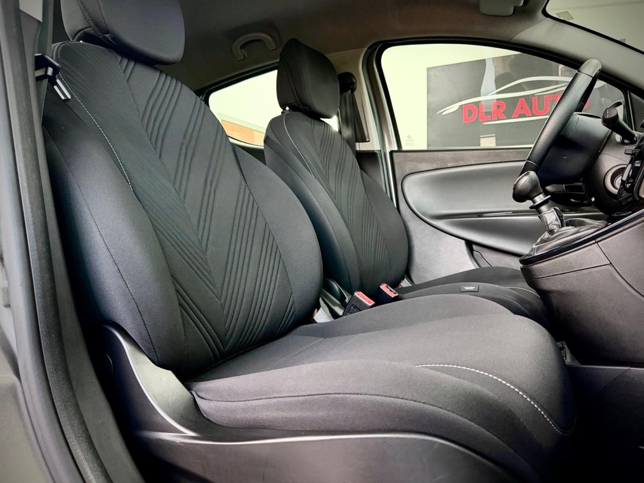 Lancia Ypsilon 1.0 FireFly 5 porte S&S Hybrid Gold