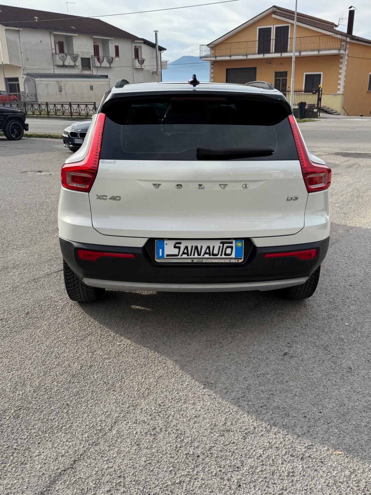 Volvo XC40 D3 Momentum GARANZIA