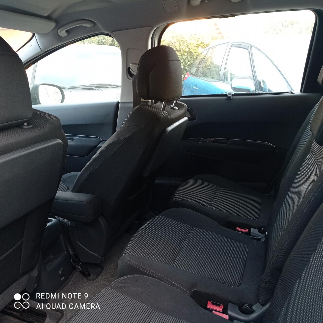 Peugeot 5008 1.6 HDi 112CV Business