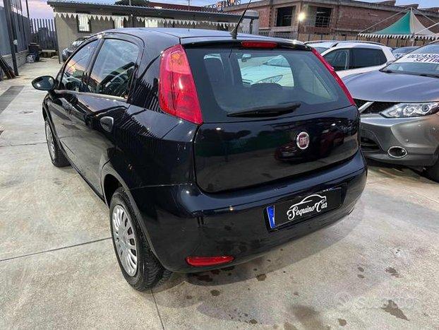FIAT Punto 1.4 8V 5 porte Natural Power Street