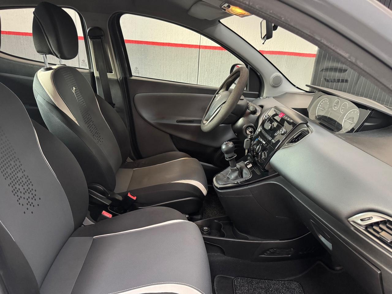 Lancia Ypsilon 0.9 TwinAir 85 CV 5 porte Metano Ecochic Gold