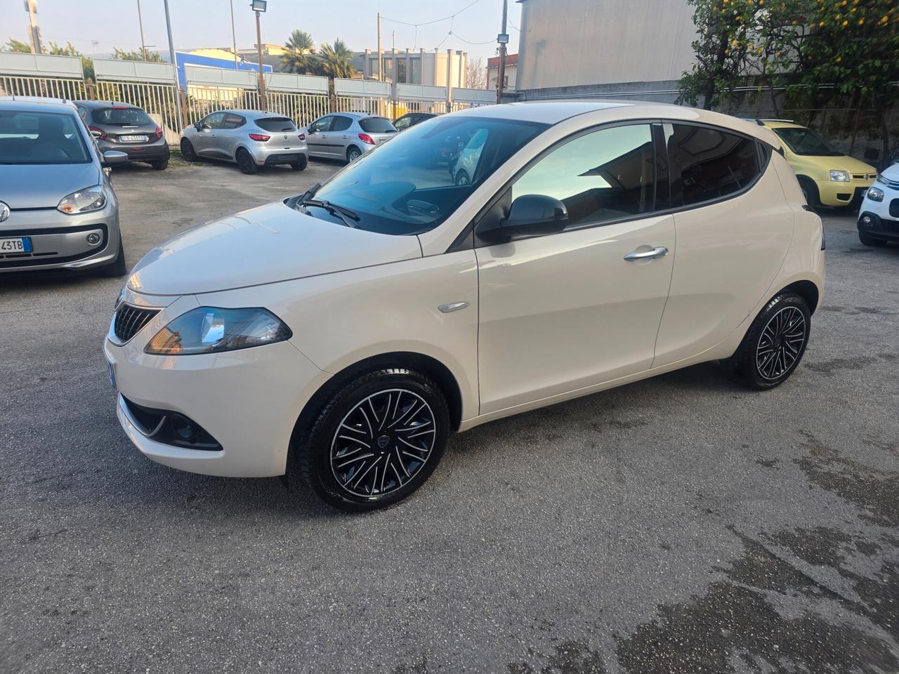 Lancia Ypsilon 1.2 69 CV 5 porte GPL Gold Plus