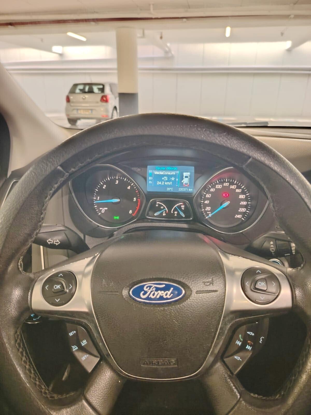 Ford Focus look ST LINE