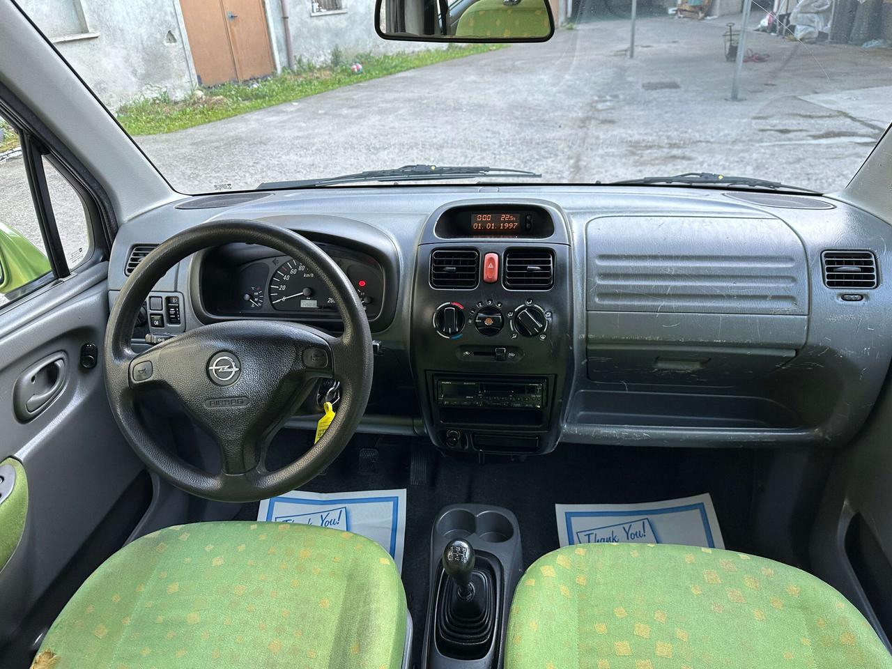 Opel Agila 1.2 16V Comfort