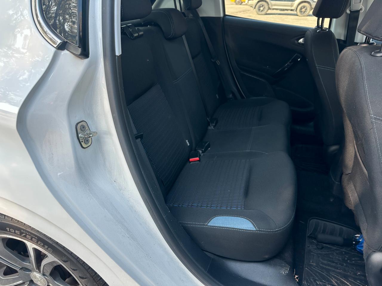 Peugeot 208 1.6 e-HDi 92 CV Stop&Start 5 porte Allure