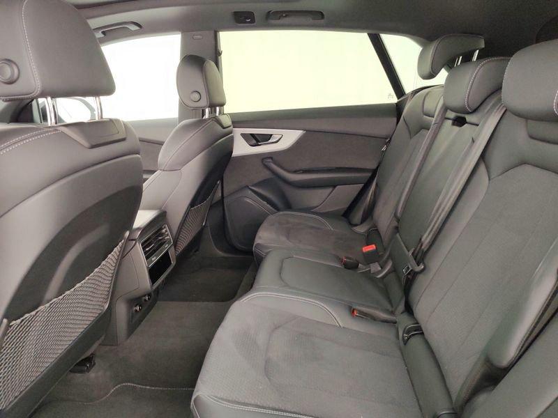 Audi Q8 50 TDI 210kW quattro tip. S Line Edition