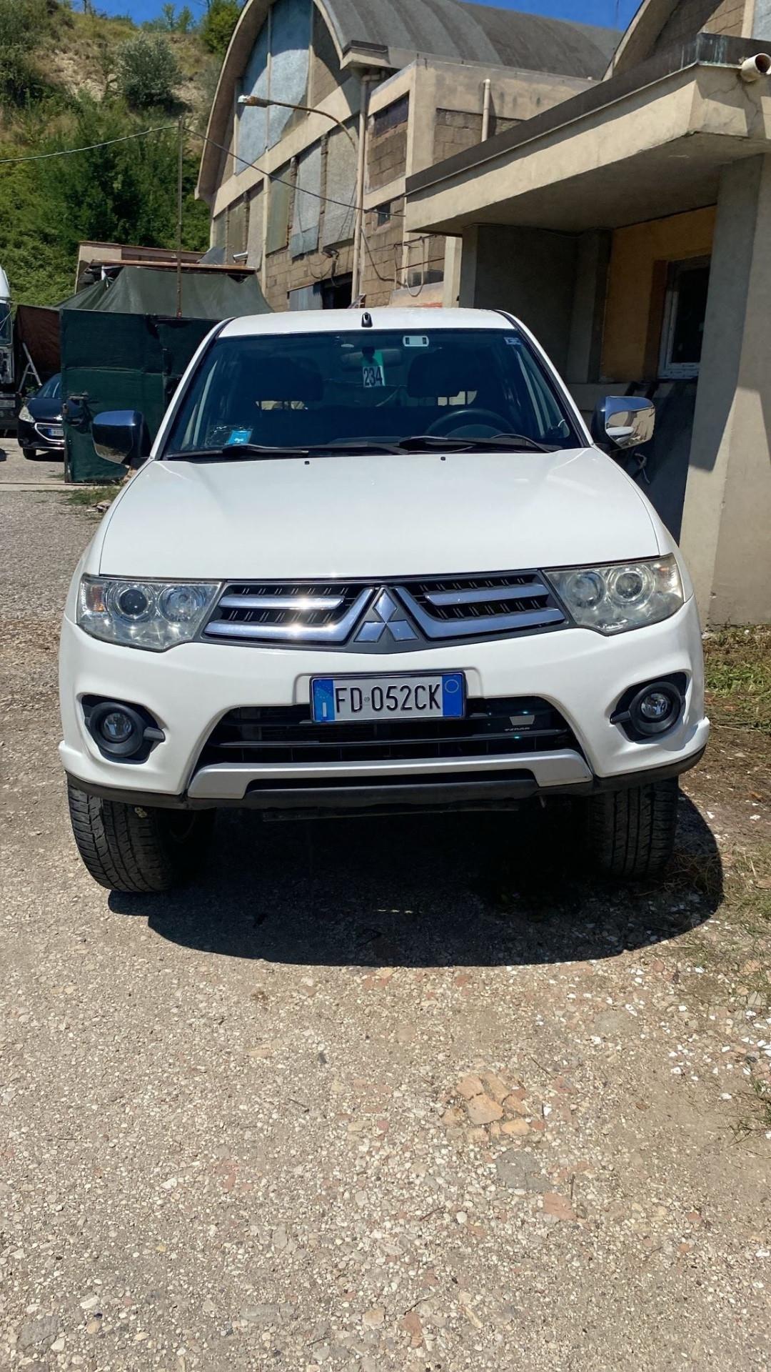 Mitsubishi L200 2.5 DI-D-136CV DC Intense DPF (100 kw)