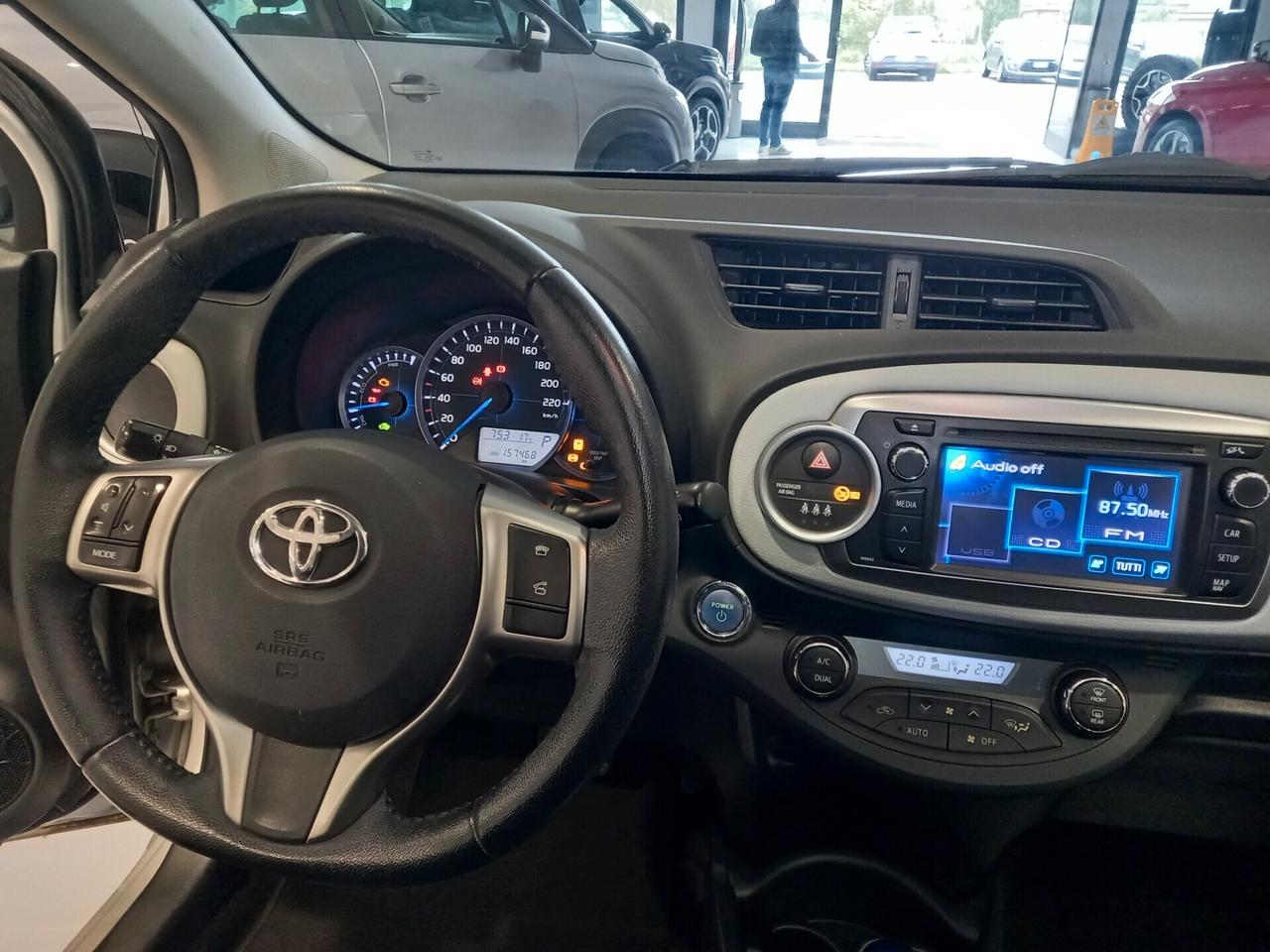 Toyota Yaris 1.5 FULL HYBRID Lounge