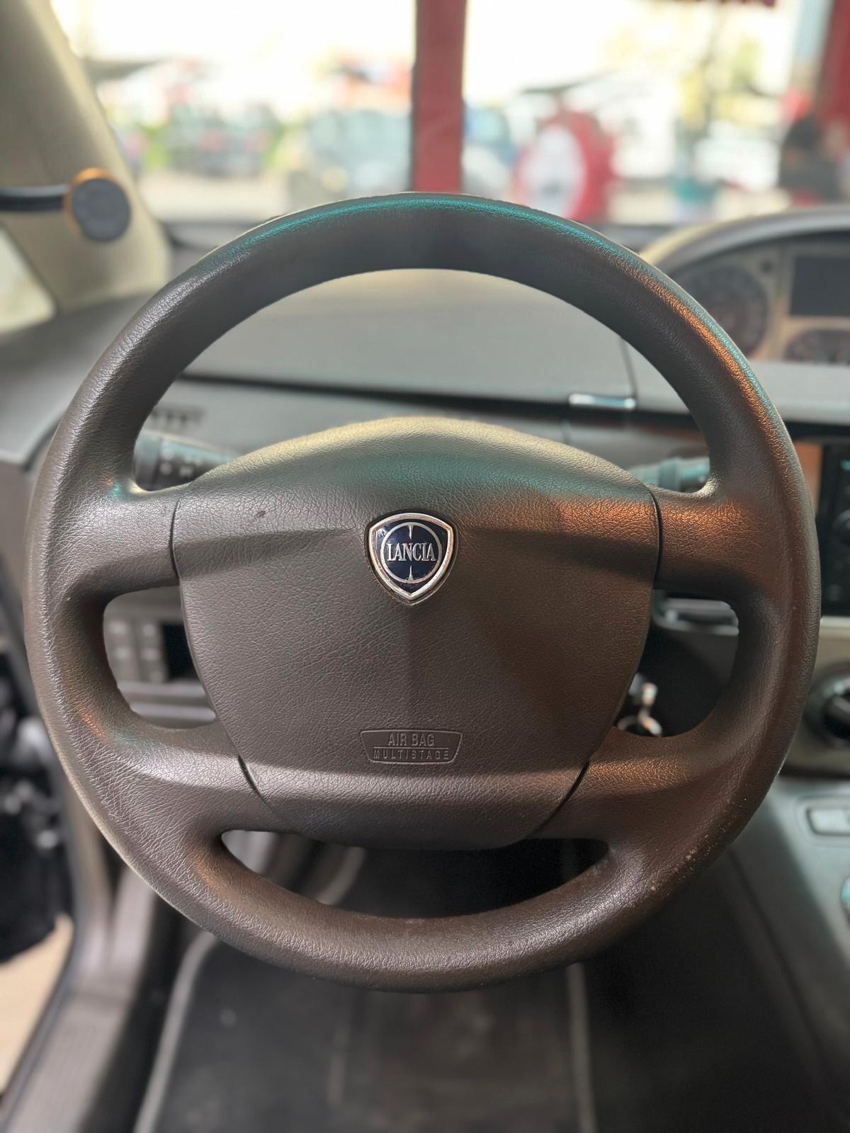 Lancia MUSA 1.3 Mjt 95 CV DFN Gold