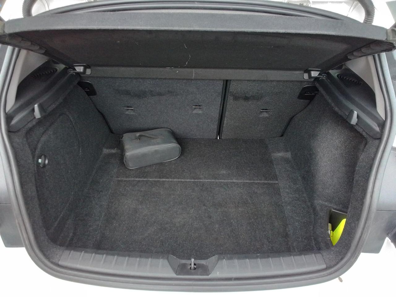 Bmw 118i 5p. Advantage