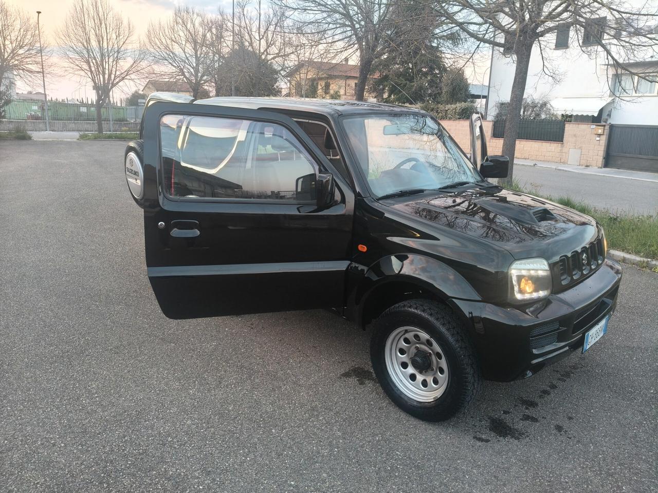 Suzuki Jimny 1.5 DDiS 4WD 06 SOLO 146.000 KM