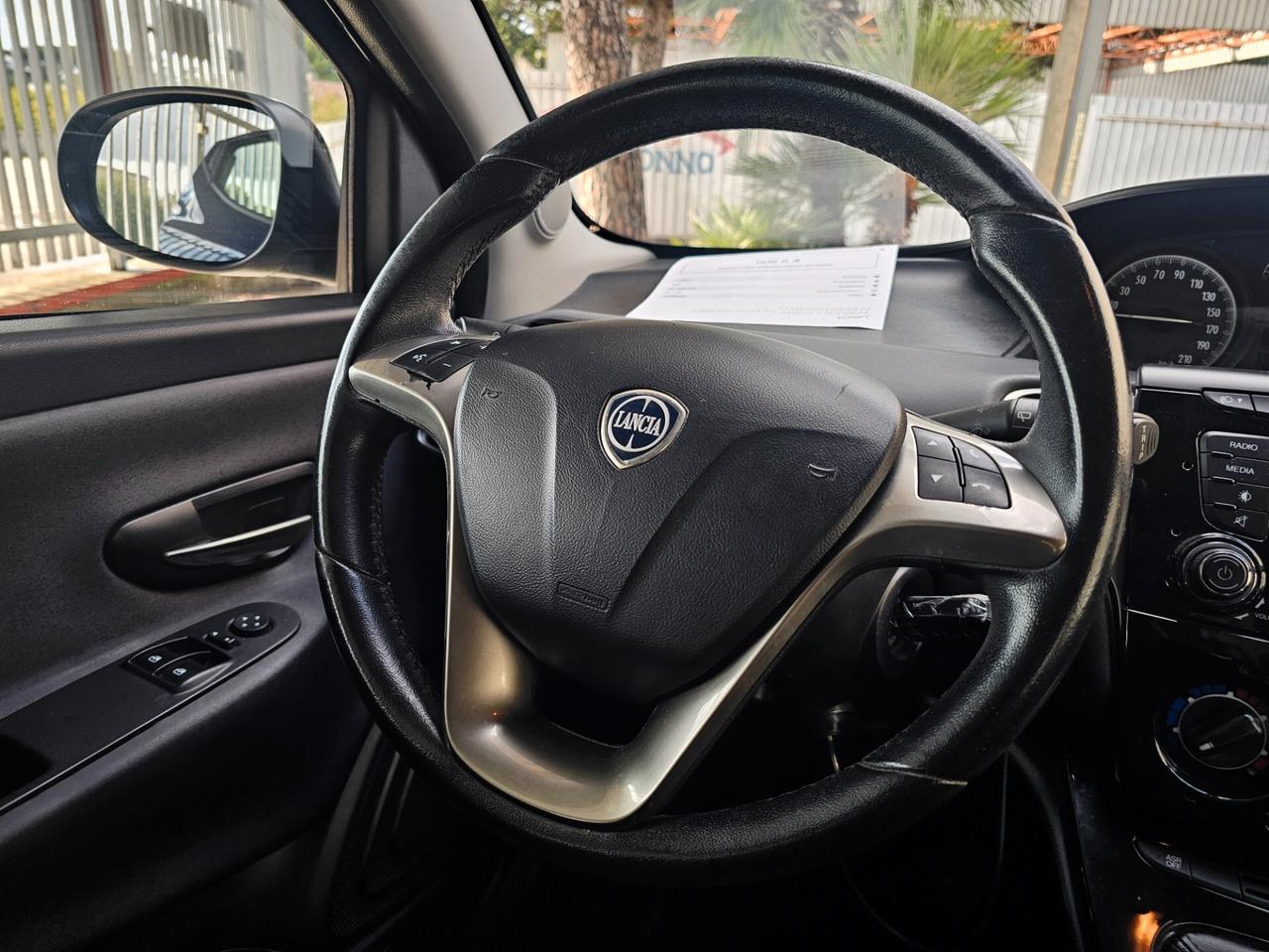 Lancia Ypsilon 1.2 69 CV 5 porte GPL Ecochic Elefantino Blu