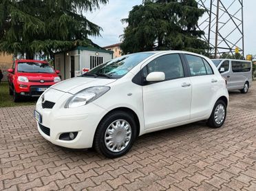 Toyota Yaris 1.3 5 porte Sol OK NEOPATENTATI