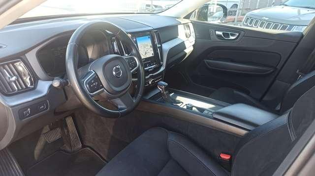 Volvo XC60 2.0 d4 MOMENTUM ** AUTOM.+LED+TETTO+GANCIO+FULL**