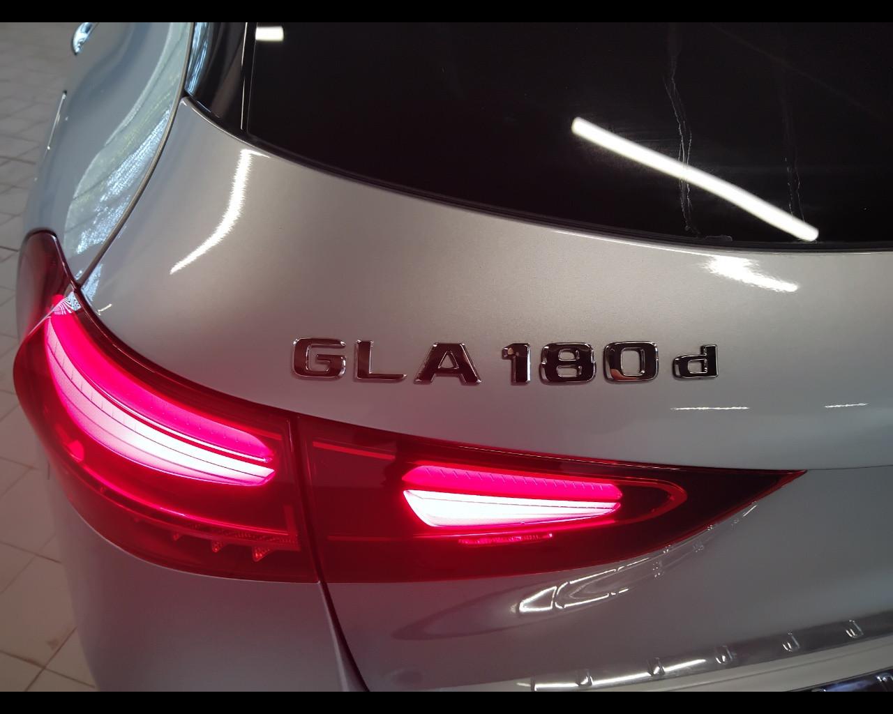 Mercedes-Benz GLA 180 d Automatic