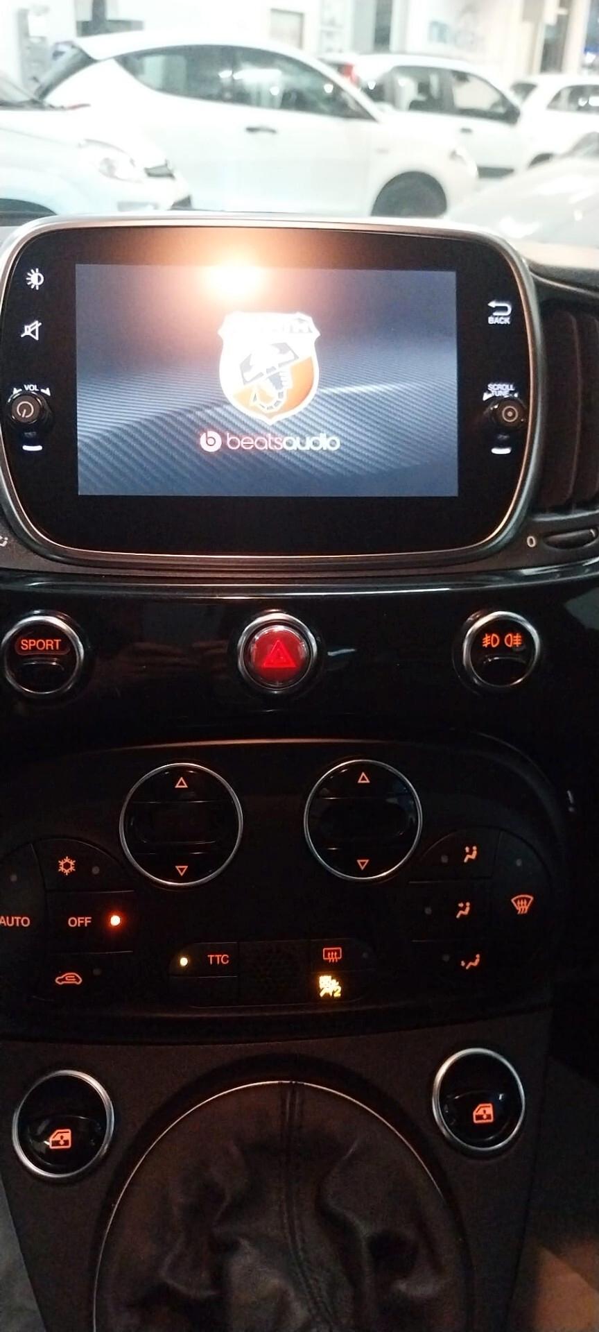 Abarth 595 1.4 Turbo T-Jet 165 CV Scorpioneoro