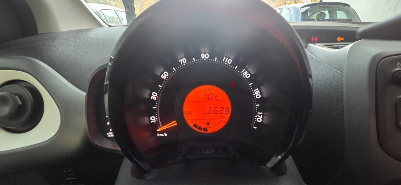 Toyota Aygo Connect 1.0 VVT-i 72 CV 5 porte x-clusiv