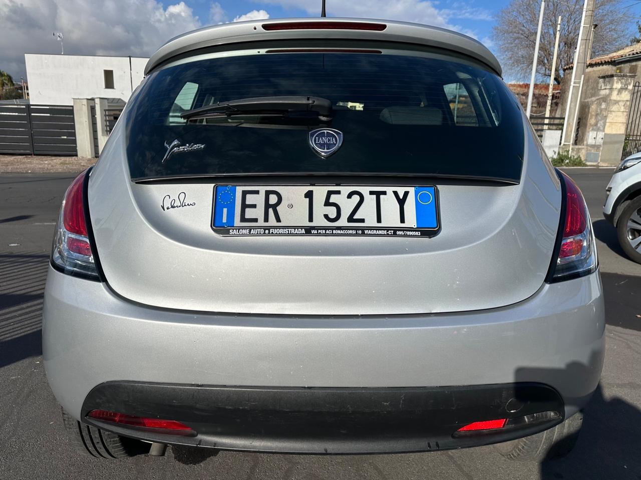 Lancia Ypsilon 1.2 69 CV 5 porte GPL Ecochic Silver