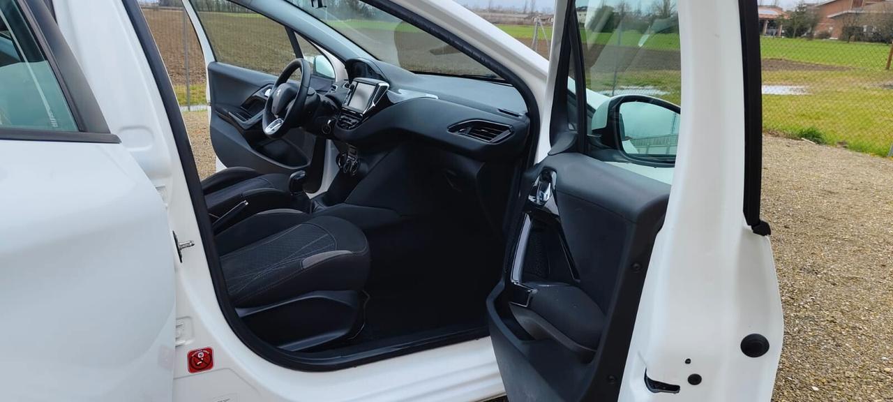 Peugeot 208 1.4 HDi 68 CV 5 porte Allure