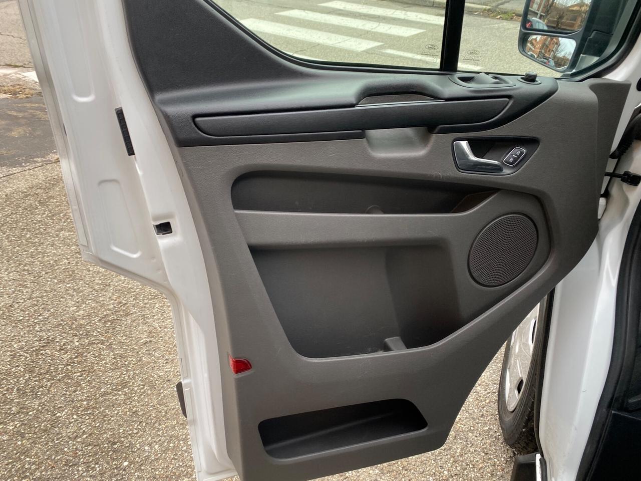 Ford Transit Custom 2.0 TDCi 170 PL Furgone Titanium