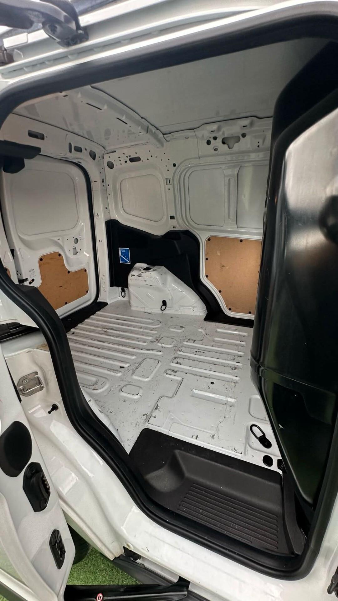 Ford Transit Courier 1.5 TDCi 75CV Van Entry