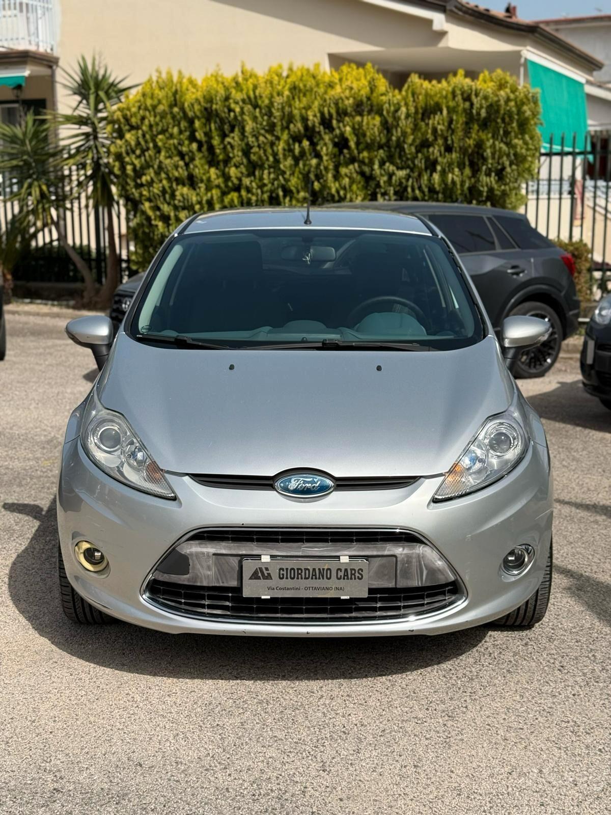 Ford Fiesta Titanium 5 porte benzina/gpl