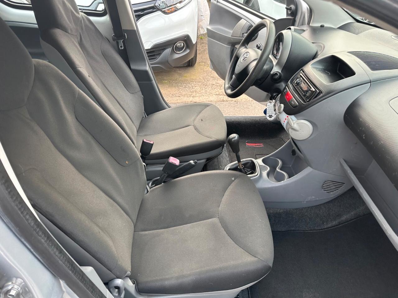 Toyota Aygo 1.0 12V VVT-i 5 porte Sol
