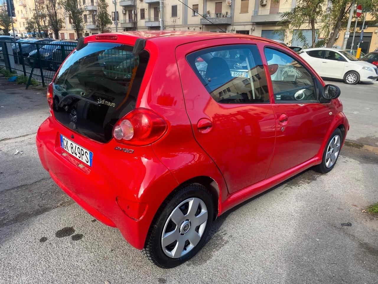 Toyota Aygo 1.0 12V VVT-i 5 porte Sol