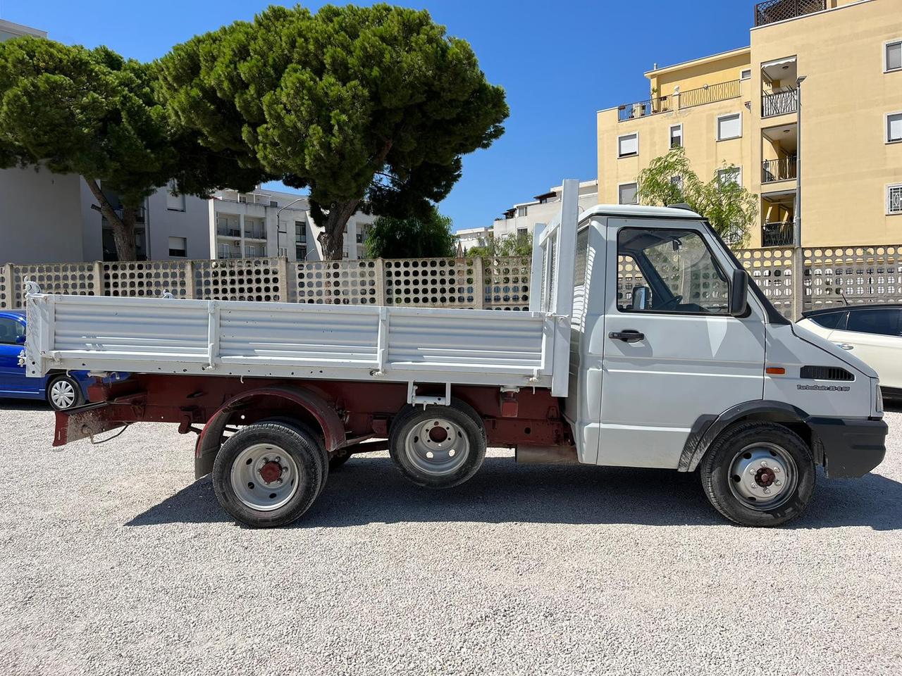 IVECO DAILY 35-8 TRI-RIBALTABILE