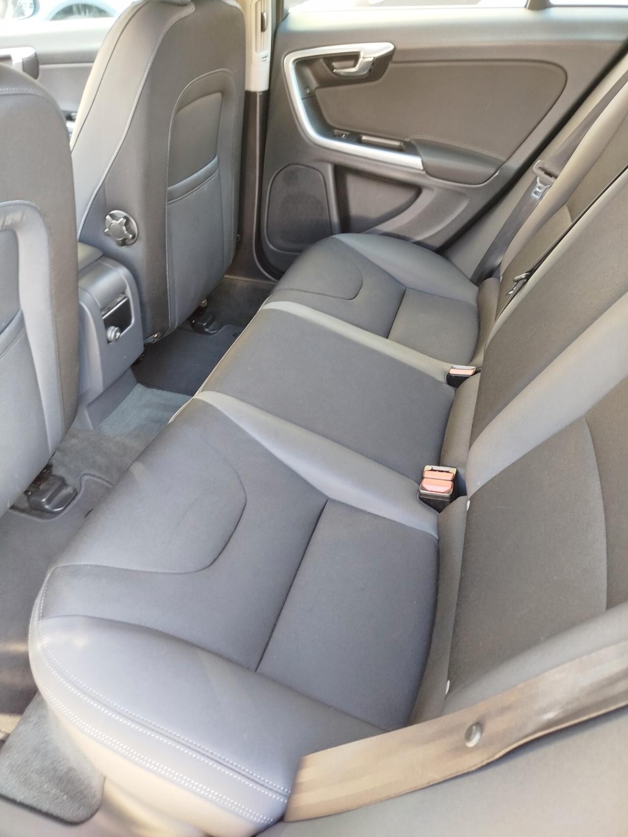 Volvo V60 D4 Geartronic Summum