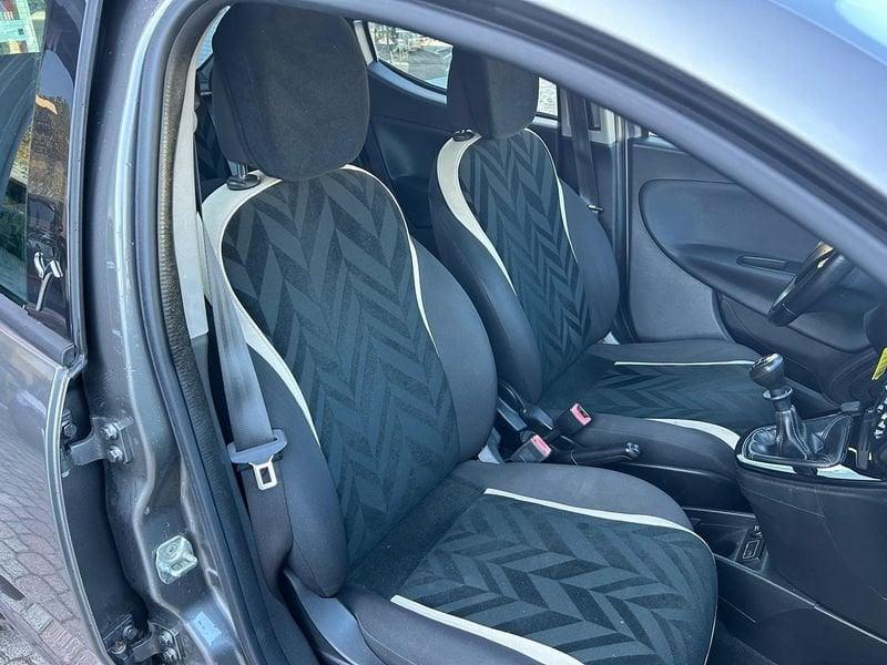 Lancia Ypsilon III 2015 5 Porte 1.2 69cv Silver
