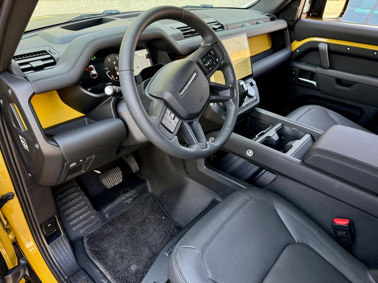 Land Rover Defender TROPHY EDITION