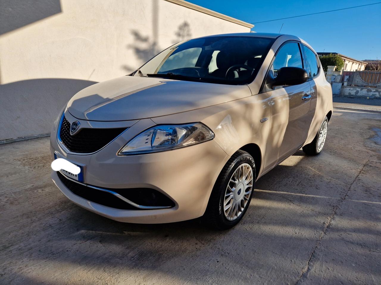 Lancia Ypsilon 1.2 69 CV 5 porte GPL Ecochic Silver