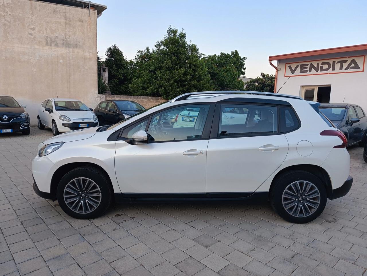 Peugeot 2008 BlueHDi 120 S&S Black Matt