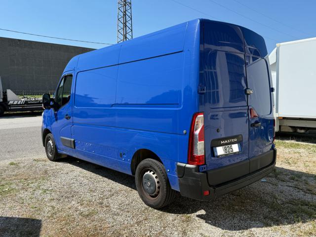 RENAULT Master T33 2.3 dCi 135 cv PASSO MEDIO