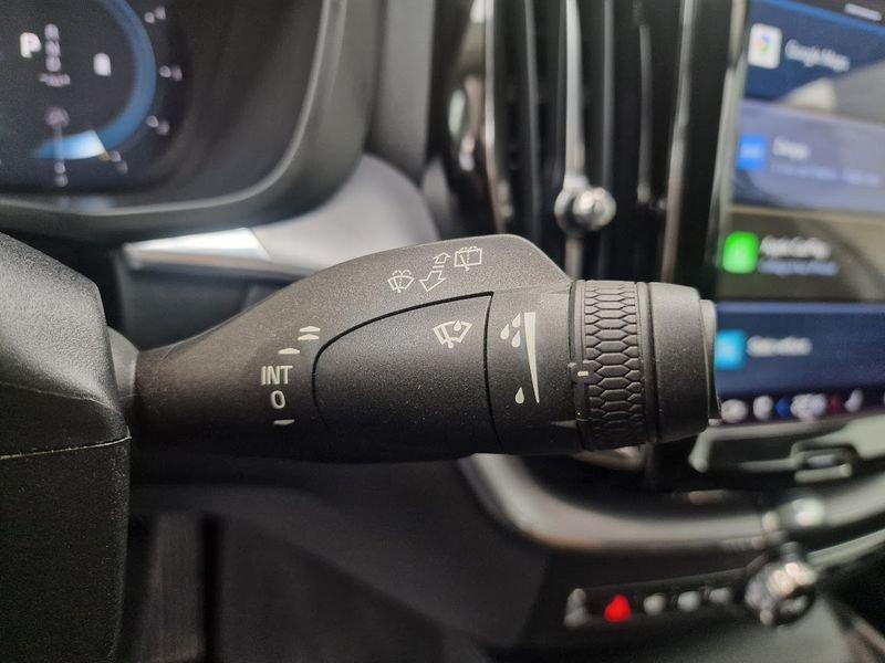 Volvo XC60 B4 (d) AWD Geartronic Momentum AUTOCARRO N1