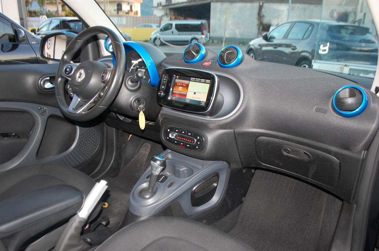 smart forTwo EQ Brabus Style my19 Uff Italy Lega Tetto Led