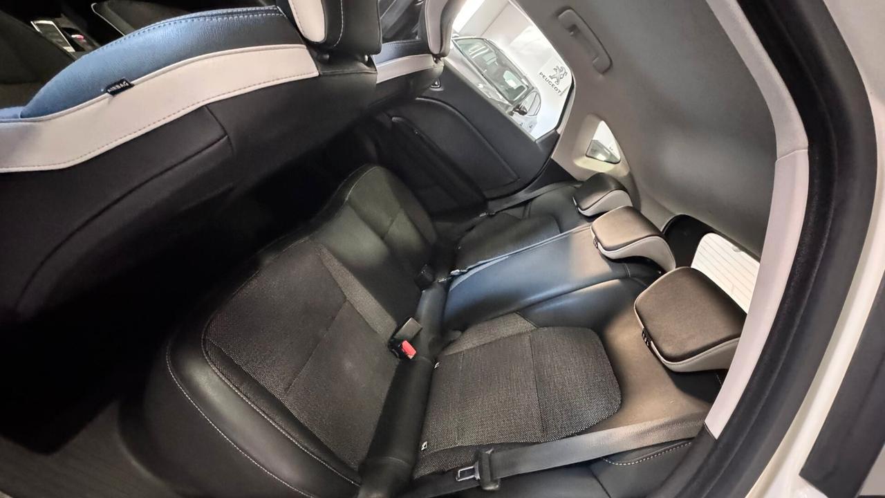 Renault Captur Blue dCi 115 CV EDC Intens