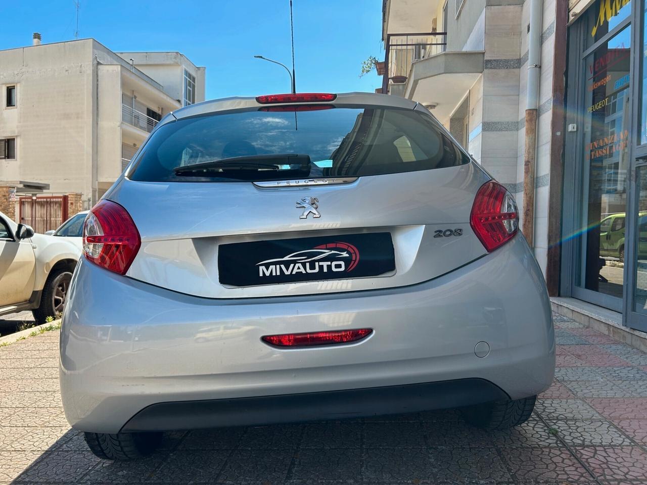 Peugeot 208 1.4 HDi 68 CV 5 porte Allure