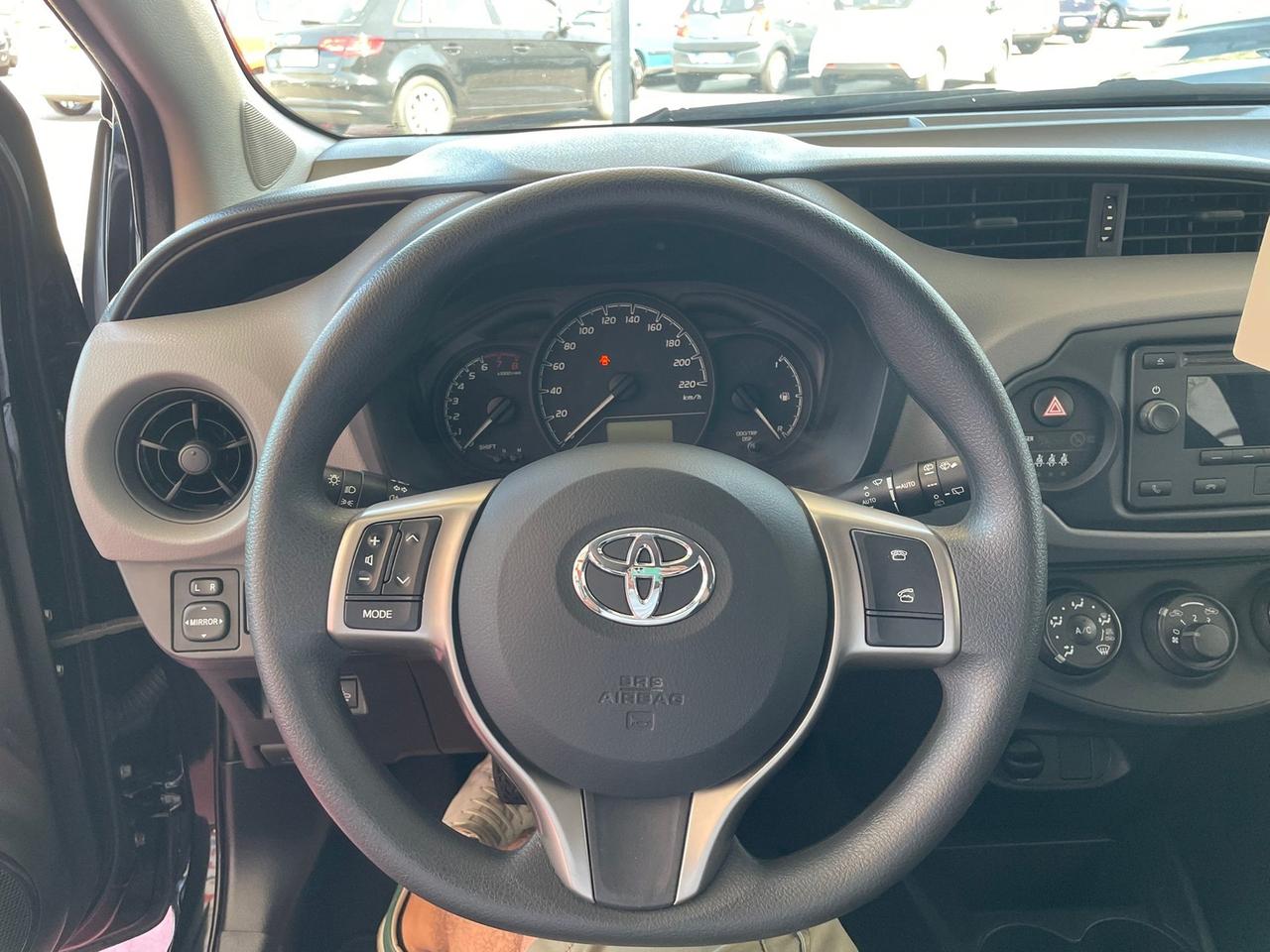 Toyota Yaris 1.0 72 CV 5 porte LOUNGE GPL