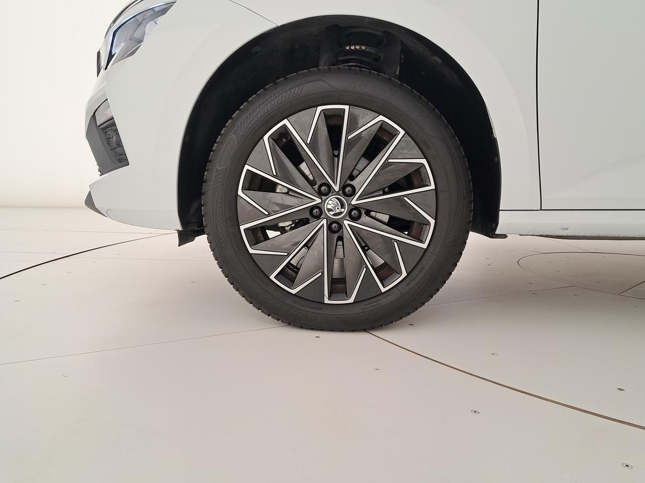Skoda Kamiq 1.0 tsi black dots 95cv
