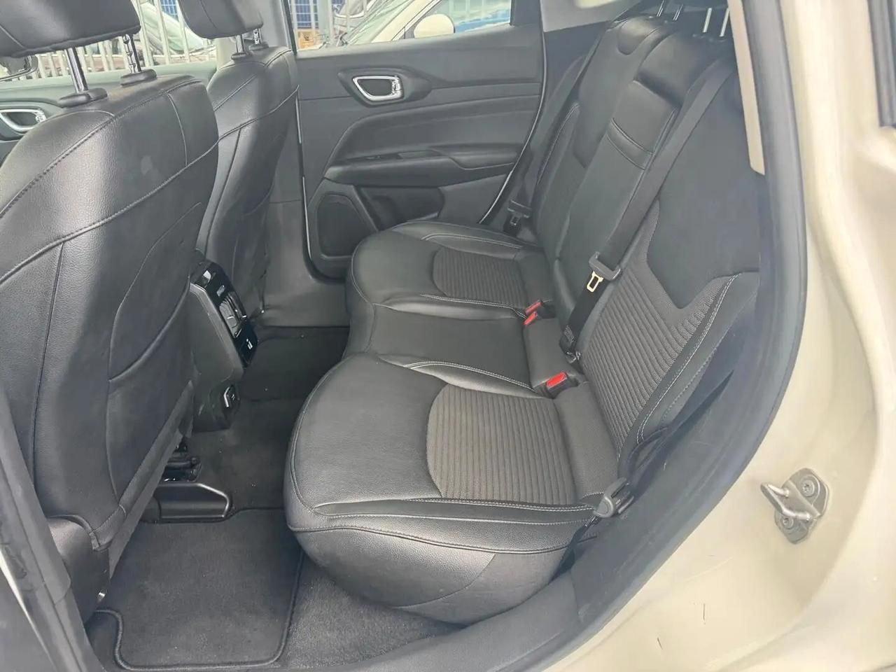 Jeep Compass 1.3 Turbo T4 190 CV PHEV AT6 4xe Business Plus