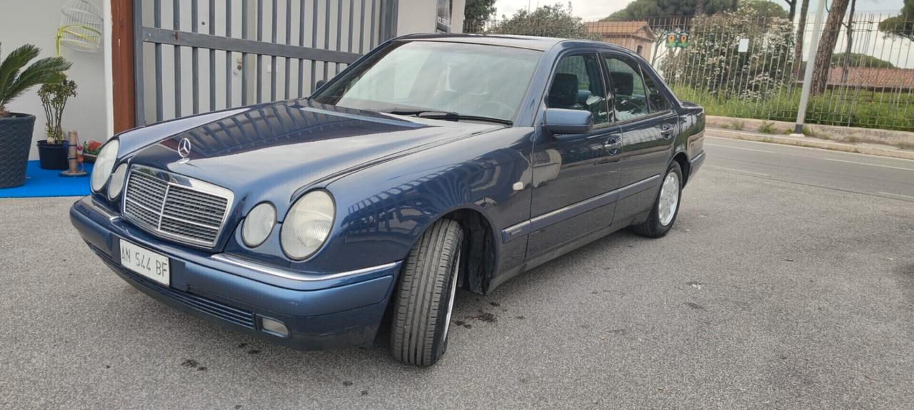 Mercedes-benz E 200 Cat Avantgarde
