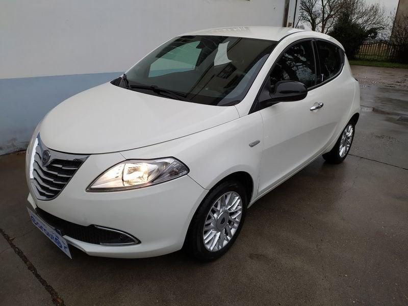 Lancia Ypsilon 1.2 69 CV 5 porte Gold