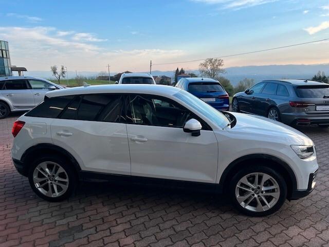 Audi Q2 1.6 tdi Design s-tronic, Led, 18", Carplay,