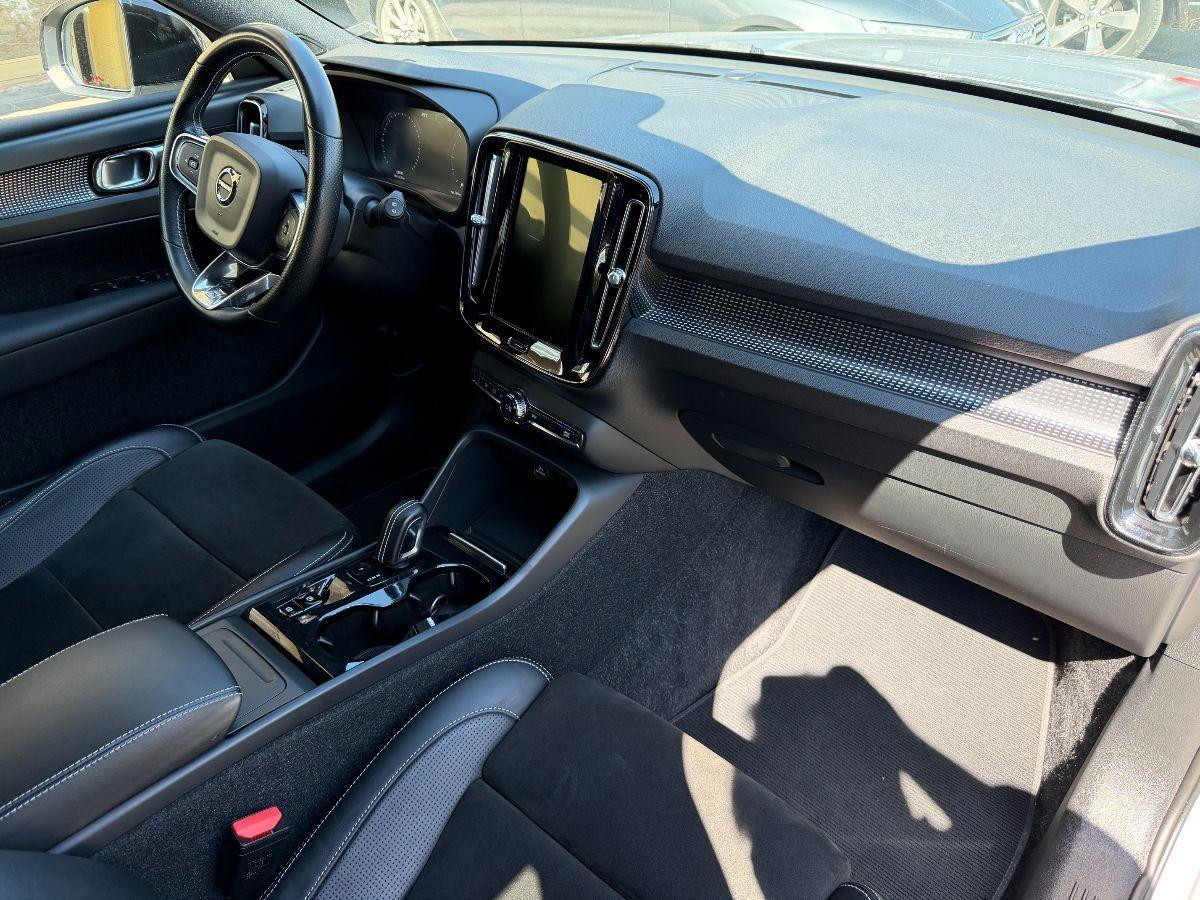 VOLVO - XC40 - D4 AWD Geartronic R-design #GANCIOTRAINO #TAG.VOLVO