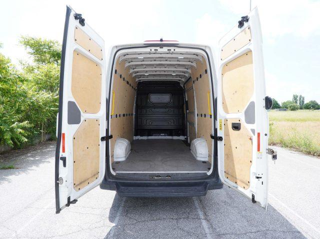 VOLKSWAGEN Crafter Crafter Furgone Logistic 30 L3H3 2.0 TDI